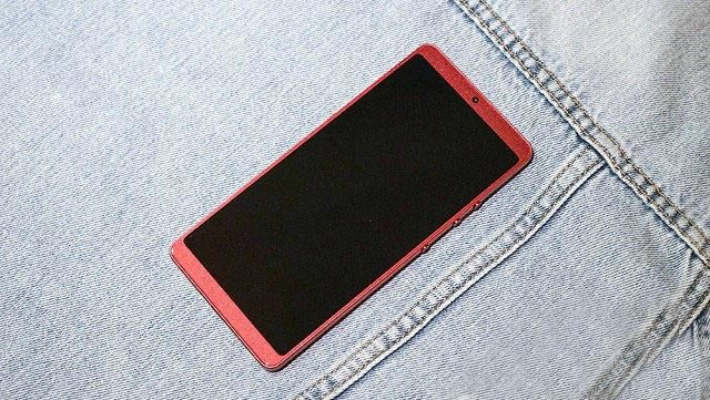 坚果Pro2和小米6哪个好?锤子坚果Pro2与小米6外观性能拍照区别对比深度评测