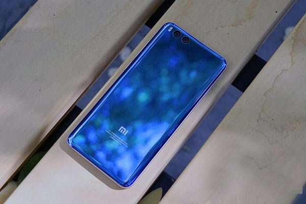 坚果Pro2和小米6哪个好?锤子坚果Pro2与小米6外观性能拍照区别对比深度评测