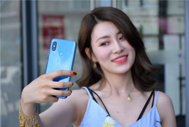 2019��ǧ�����ֻ�ѡʲô�� 8��2000����ֵ������ֻ��Ƽ�_�ֻ�֪ʶ_�ֻ�ѧԺ_��վ