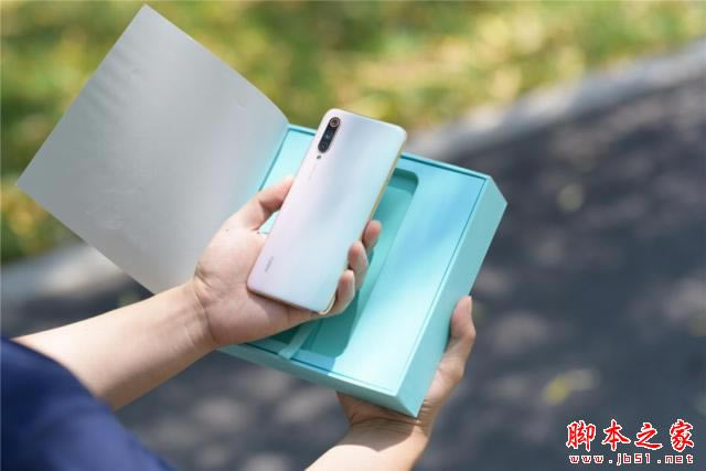 小米CC9美图定制版和小米cc9外观、拍照、配置、续航及上手体验全方位评测_手机评测_手机学院_本站