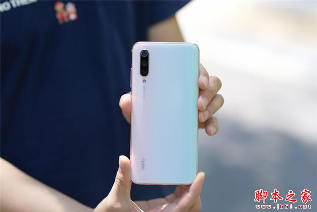 小米CC9美图定制版和小米cc9外观、拍照、配置、续航及上手体验全方位评测_手机评测_手机学院_本站