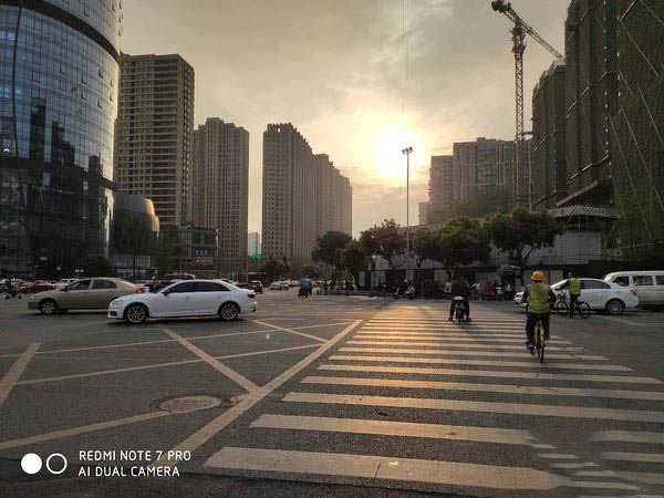 红米Redmi Note7Pro和PhoneX拍照效果对比_手机评测_手机学院_本站