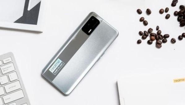 红米k40游戏增强版和realmeGT区别对比评测_手机评测_手机学院_本站