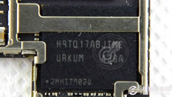 úʿṩĴ洢оƬH9TQ17ABJTMCUR16GB eNAND (x8) / LPDDR3 16Gb(x32)